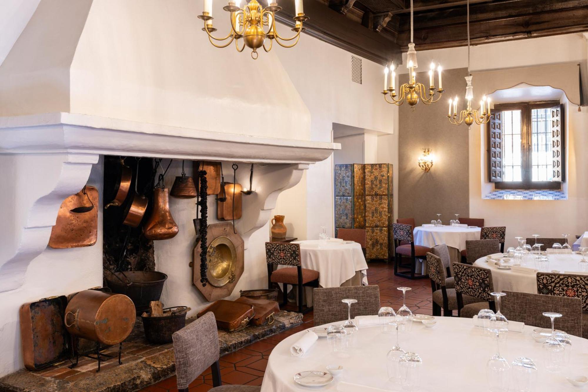 Parador De Alcalá de Henares Eksteriør billede